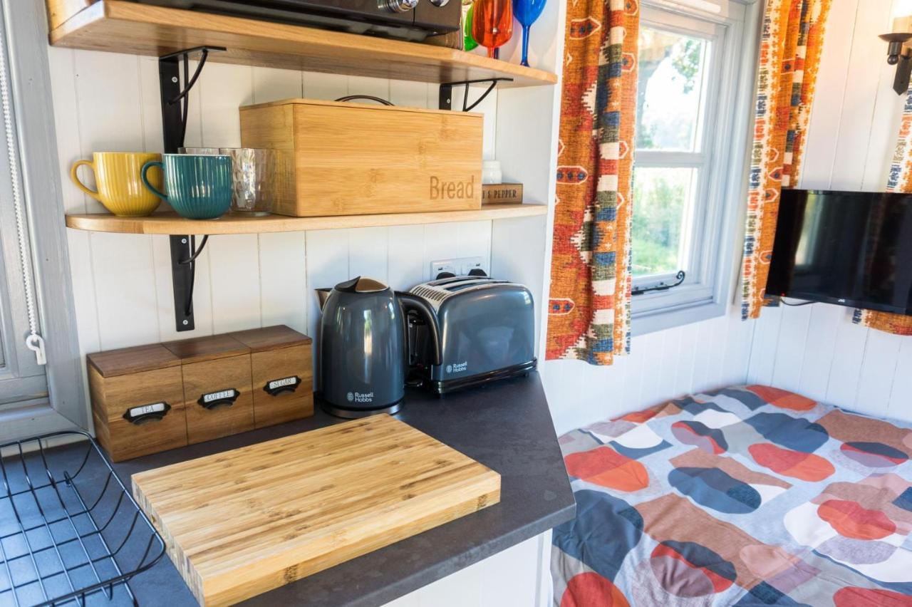 The Hideaway Hut - 1 Bed Shepherds Hut - הרפורד מראה חיצוני תמונה