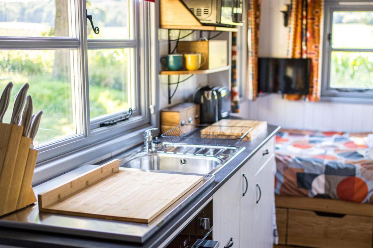The Hideaway Hut - 1 Bed Shepherds Hut - הרפורד מראה חיצוני תמונה